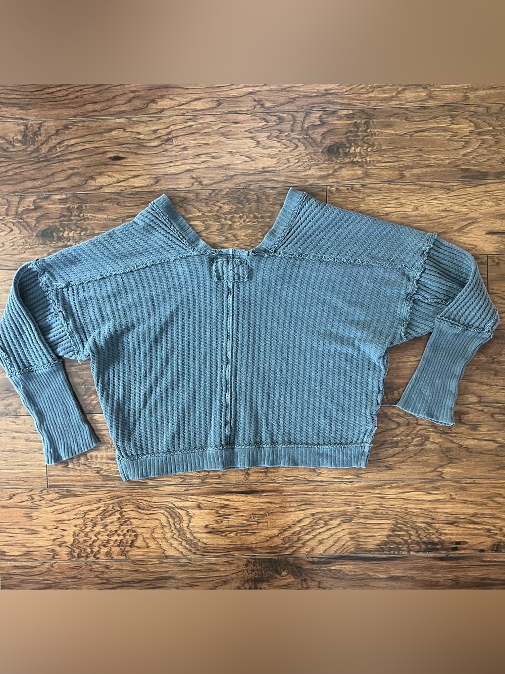 Free People We The Free Waffle Knit Cropped Thermal Top Gray Exposed Seam Small - Picture 4 of 10